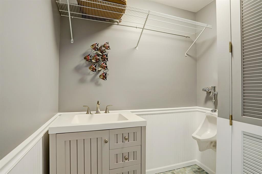 3912 4 Woodhead Street, Houston, Texas 77098, 3 Bedrooms Bedrooms, 12 Rooms Rooms,3 BathroomsBathrooms,Single-family,For Sale,Woodhead,58641203