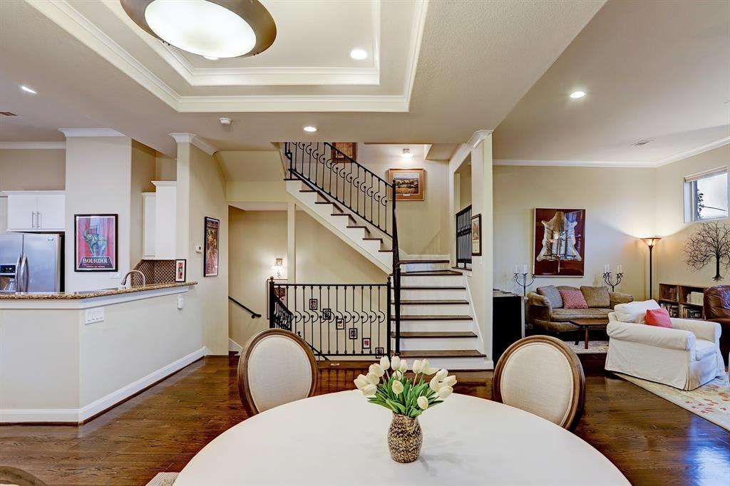 3912 4 Woodhead Street, Houston, Texas 77098, 3 Bedrooms Bedrooms, 12 Rooms Rooms,3 BathroomsBathrooms,Single-family,For Sale,Woodhead,58641203