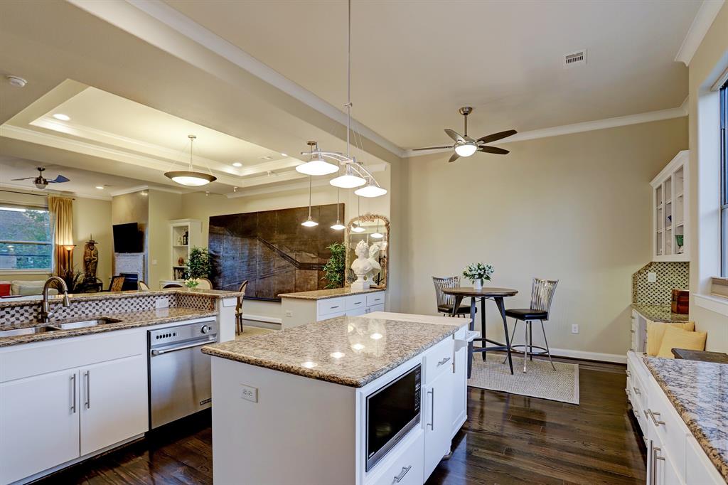 3912 4 Woodhead Street, Houston, Texas 77098, 3 Bedrooms Bedrooms, 12 Rooms Rooms,3 BathroomsBathrooms,Single-family,For Sale,Woodhead,58641203