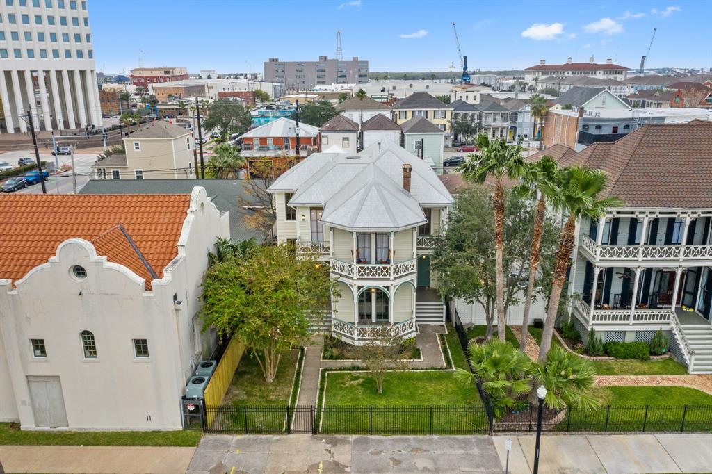 1818 2 Post Office Street, Galveston, Texas 77550, 5 Bedrooms Bedrooms, 10 Rooms Rooms,3 BathroomsBathrooms,Single-family,For Sale,Post Office,9183686