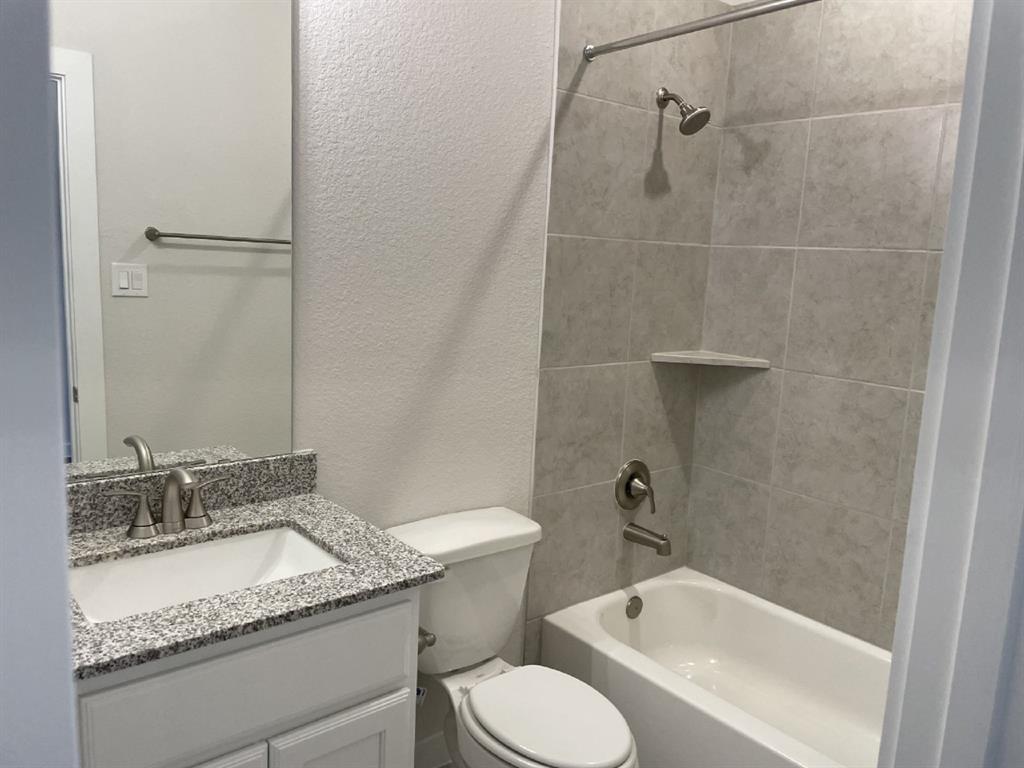 23751 1 Lively Ferry Lane, Richmond, Texas 77469, 4 Bedrooms Bedrooms, 9 Rooms Rooms,3 BathroomsBathrooms,Single-family,For Sale,Lively Ferry Lane,66482276