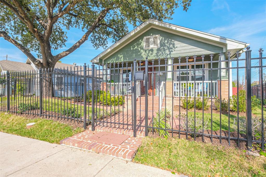 4115 1 Canal Street, Houston, Texas 77003, 3 Bedrooms Bedrooms, 7 Rooms Rooms,2 BathroomsBathrooms,Single-family,For Sale,Canal,97603994