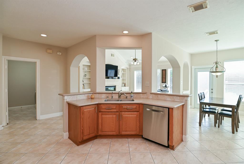 3503 2 Rose Water Drive, Manvel, Texas 77578, 4 Bedrooms Bedrooms, 12 Rooms Rooms,3 BathroomsBathrooms,Single-family,For Sale,Rose Water,65299935
