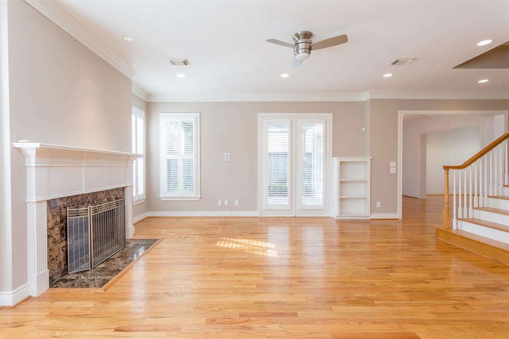 1259 3 Ripple Creek Drive, Houston, Texas 77057, 3 Bedrooms Bedrooms, 10 Rooms Rooms,3 BathroomsBathrooms,Single-family,For Sale,Ripple Creek,80175258