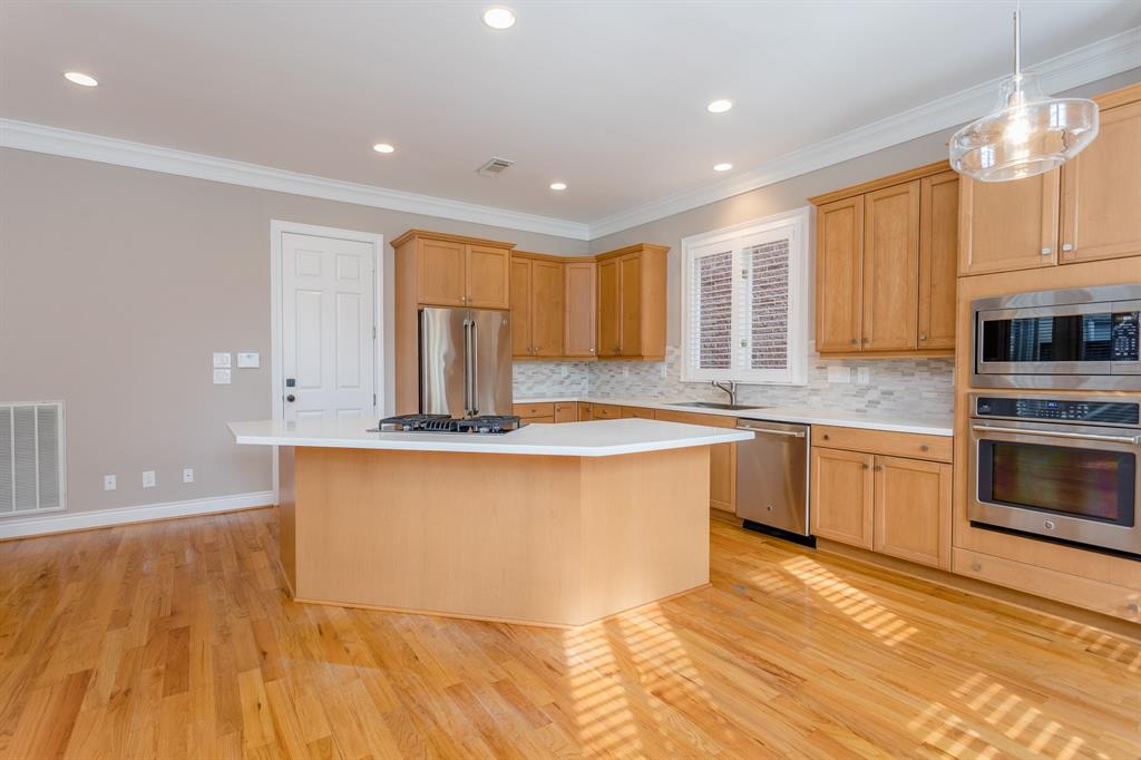 1259 3 Ripple Creek Drive, Houston, Texas 77057, 3 Bedrooms Bedrooms, 10 Rooms Rooms,3 BathroomsBathrooms,Single-family,For Sale,Ripple Creek,80175258