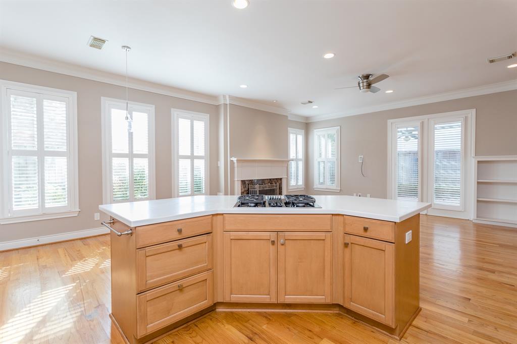 1259 3 Ripple Creek Drive, Houston, Texas 77057, 3 Bedrooms Bedrooms, 10 Rooms Rooms,3 BathroomsBathrooms,Single-family,For Sale,Ripple Creek,80175258