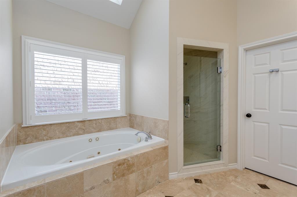 1259 3 Ripple Creek Drive, Houston, Texas 77057, 3 Bedrooms Bedrooms, 10 Rooms Rooms,3 BathroomsBathrooms,Single-family,For Sale,Ripple Creek,80175258
