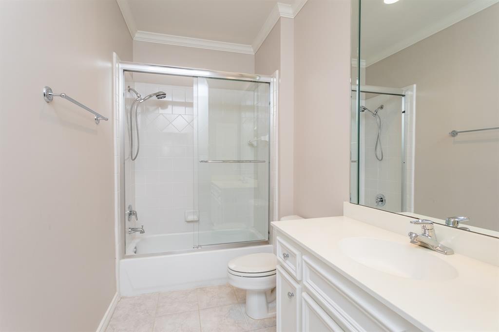 1259 3 Ripple Creek Drive, Houston, Texas 77057, 3 Bedrooms Bedrooms, 10 Rooms Rooms,3 BathroomsBathrooms,Single-family,For Sale,Ripple Creek,80175258