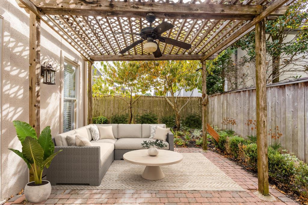 1259 3 Ripple Creek Drive, Houston, Texas 77057, 3 Bedrooms Bedrooms, 10 Rooms Rooms,3 BathroomsBathrooms,Single-family,For Sale,Ripple Creek,80175258