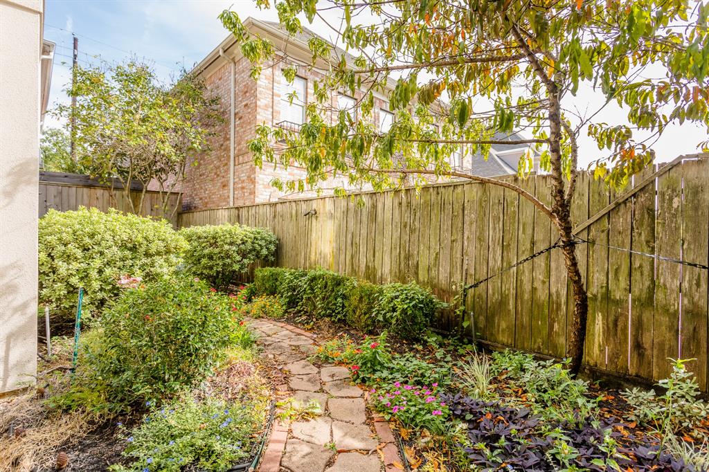 1259 3 Ripple Creek Drive, Houston, Texas 77057, 3 Bedrooms Bedrooms, 10 Rooms Rooms,3 BathroomsBathrooms,Single-family,For Sale,Ripple Creek,80175258