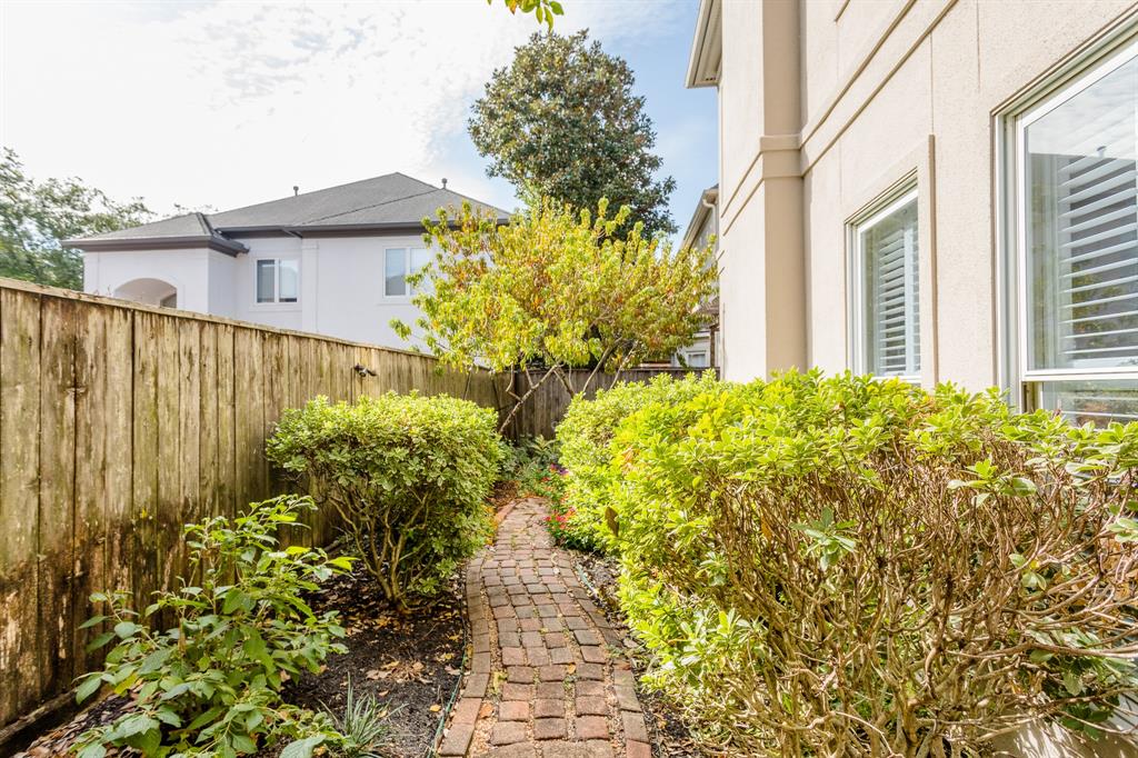 1259 3 Ripple Creek Drive, Houston, Texas 77057, 3 Bedrooms Bedrooms, 10 Rooms Rooms,3 BathroomsBathrooms,Single-family,For Sale,Ripple Creek,80175258