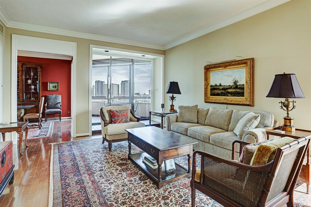 5555 Del Monte Drive, Houston, Texas 77056, 3 Bedrooms Bedrooms, 7 Rooms Rooms,2 BathroomsBathrooms,Mid/hi-rise Condo,For Sale,ST JAMES,Del Monte,80488573