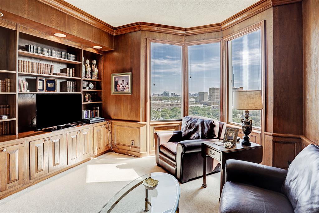 5555 Del Monte Drive, Houston, Texas 77056, 3 Bedrooms Bedrooms, 7 Rooms Rooms,2 BathroomsBathrooms,Mid/hi-rise Condo,For Sale,ST JAMES,Del Monte,80488573
