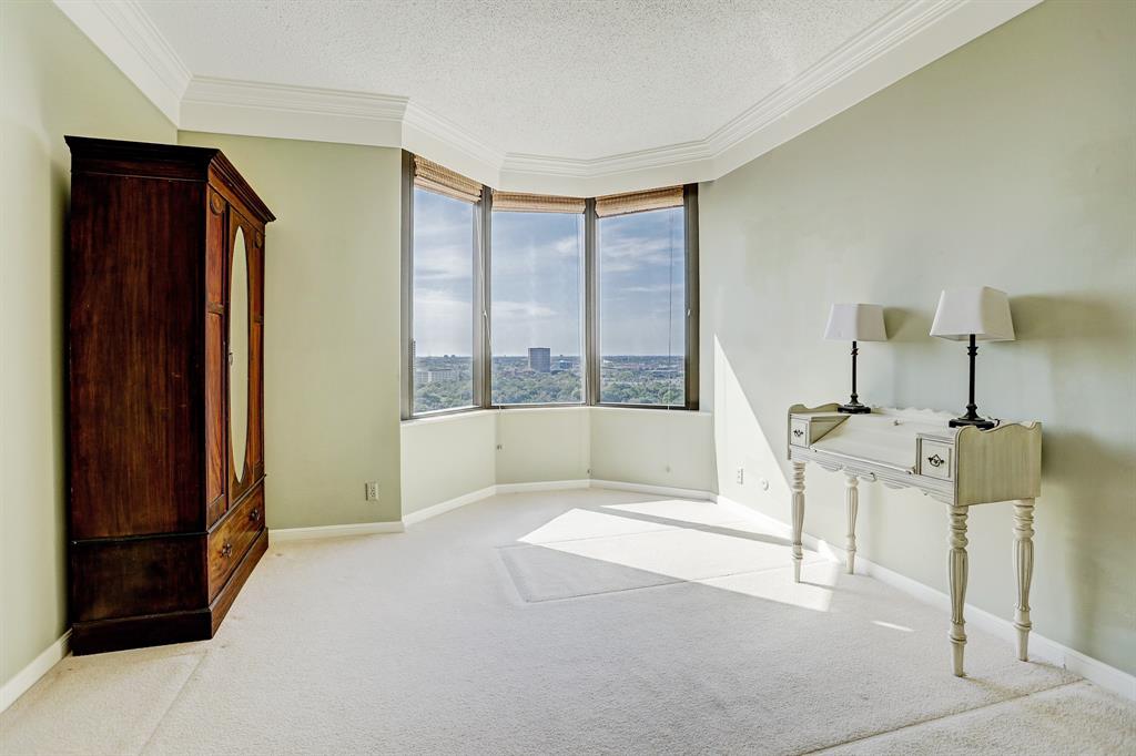 5555 Del Monte Drive, Houston, Texas 77056, 3 Bedrooms Bedrooms, 7 Rooms Rooms,2 BathroomsBathrooms,Mid/hi-rise Condo,For Sale,ST JAMES,Del Monte,80488573