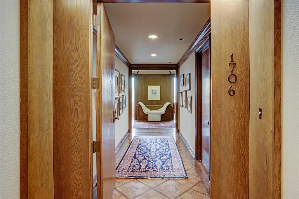 5555 Del Monte Drive, Houston, Texas 77056, 3 Bedrooms Bedrooms, 7 Rooms Rooms,2 BathroomsBathrooms,Mid/hi-rise Condo,For Sale,ST JAMES,Del Monte,80488573
