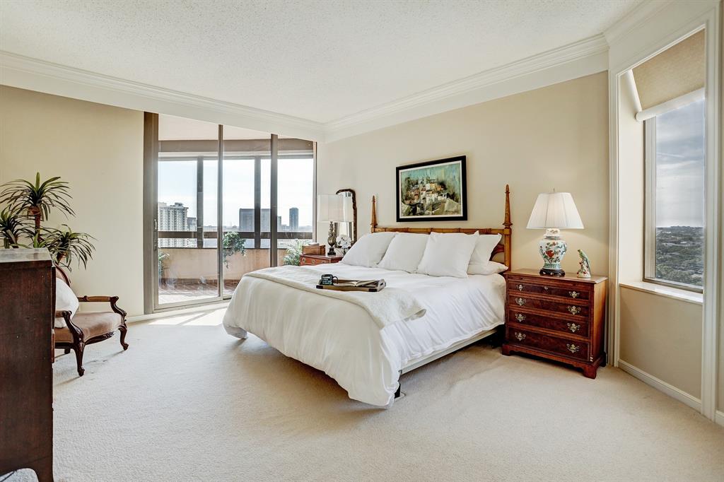 5555 Del Monte Drive, Houston, Texas 77056, 3 Bedrooms Bedrooms, 7 Rooms Rooms,2 BathroomsBathrooms,Mid/hi-rise Condo,For Sale,ST JAMES,Del Monte,80488573