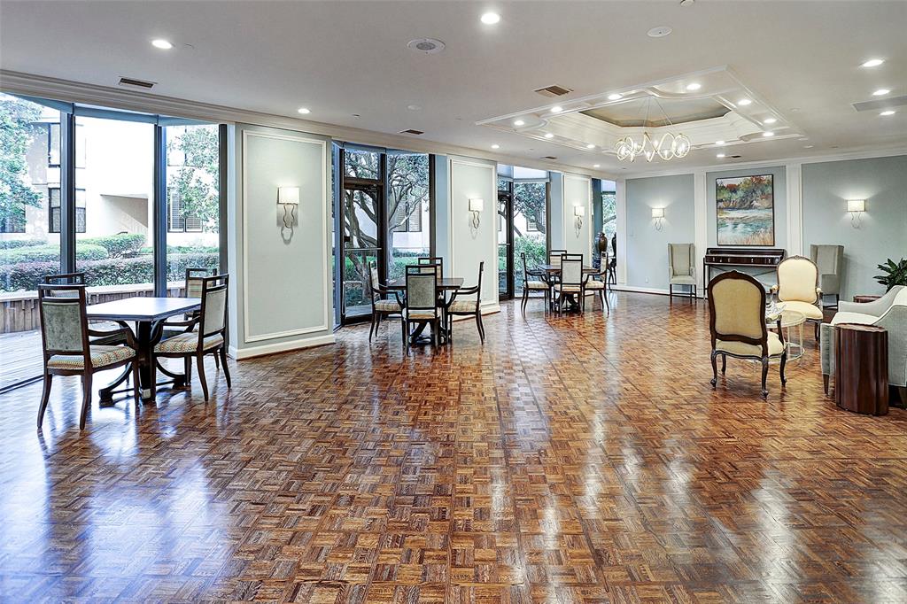 5555 Del Monte Drive, Houston, Texas 77056, 3 Bedrooms Bedrooms, 7 Rooms Rooms,2 BathroomsBathrooms,Mid/hi-rise Condo,For Sale,ST JAMES,Del Monte,80488573