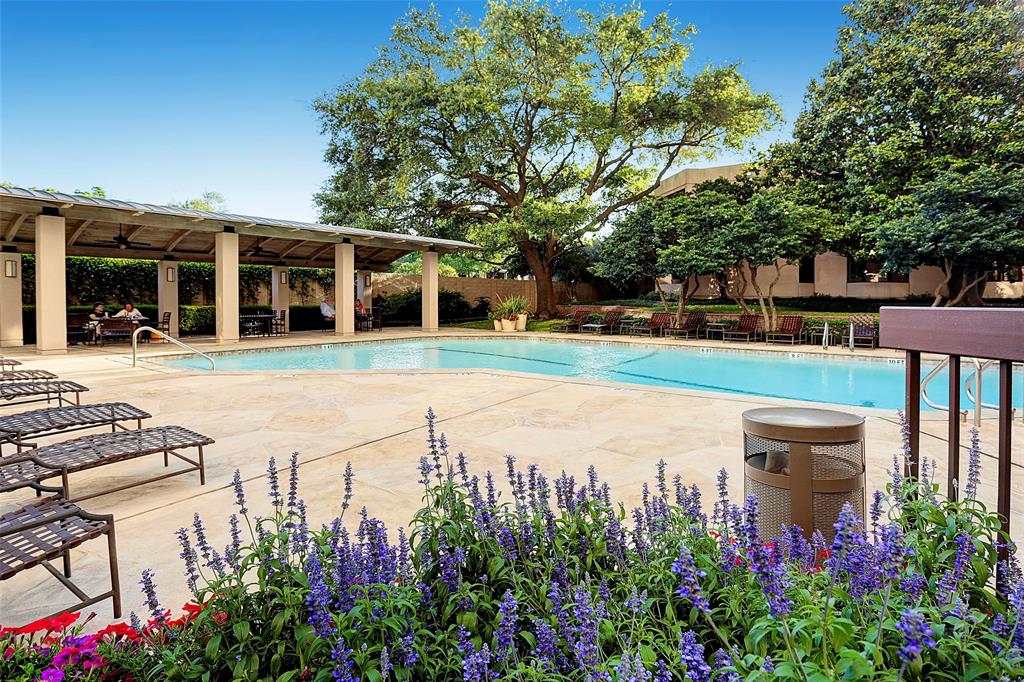 5555 Del Monte Drive, Houston, Texas 77056, 3 Bedrooms Bedrooms, 7 Rooms Rooms,2 BathroomsBathrooms,Mid/hi-rise Condo,For Sale,ST JAMES,Del Monte,80488573