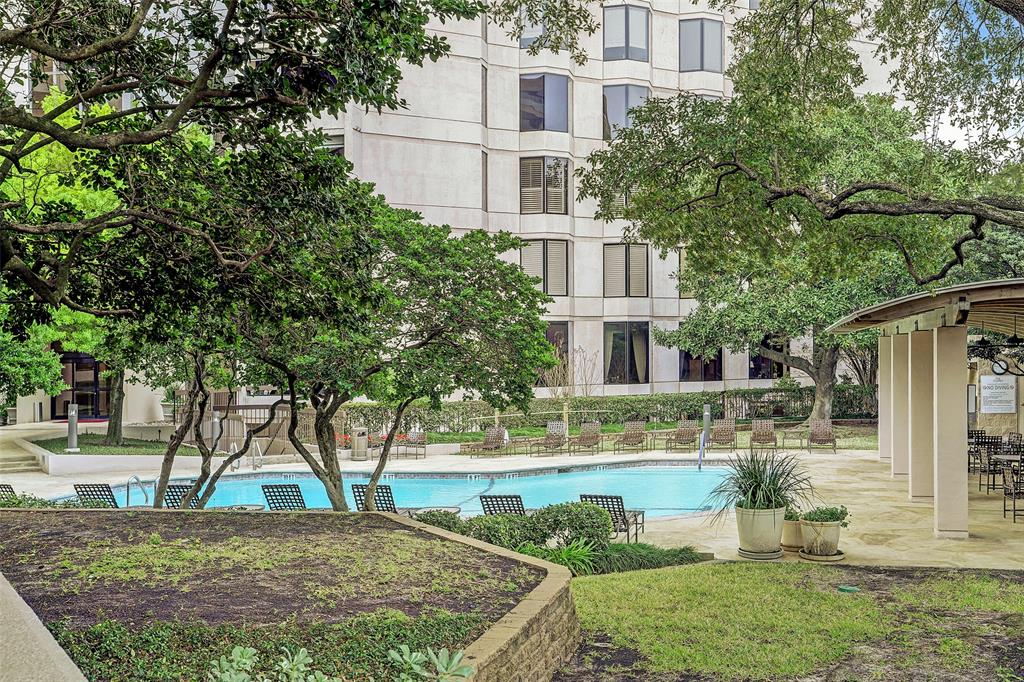 5555 Del Monte Drive, Houston, Texas 77056, 3 Bedrooms Bedrooms, 7 Rooms Rooms,2 BathroomsBathrooms,Mid/hi-rise Condo,For Sale,ST JAMES,Del Monte,80488573