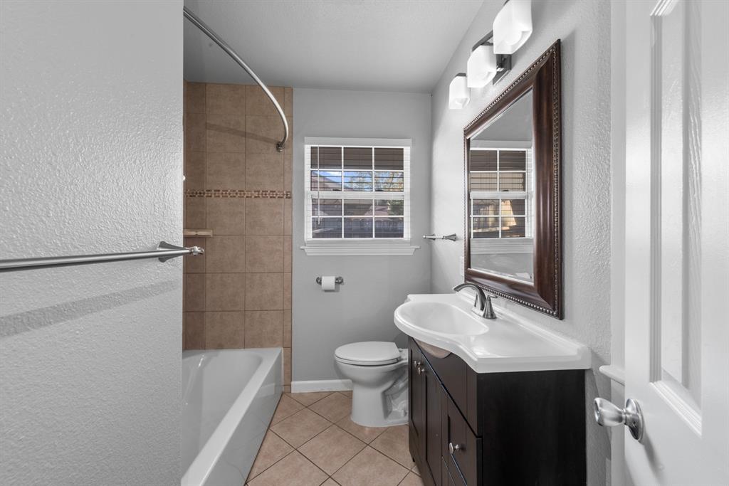 8915 1 Blankenship Drive, Houston, Texas 77080, 3 Bedrooms Bedrooms, 7 Rooms Rooms,2 BathroomsBathrooms,Single-family,For Sale,Blankenship,56083485