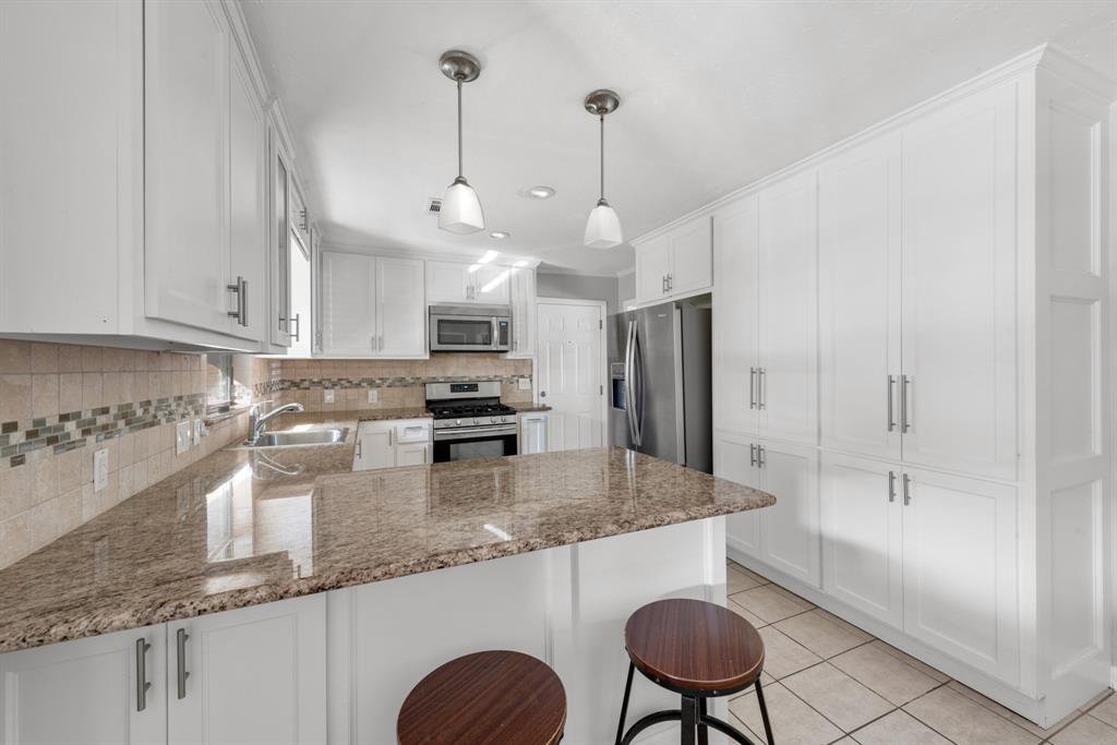 8915 1 Blankenship Drive, Houston, Texas 77080, 3 Bedrooms Bedrooms, 7 Rooms Rooms,2 BathroomsBathrooms,Single-family,For Sale,Blankenship,56083485