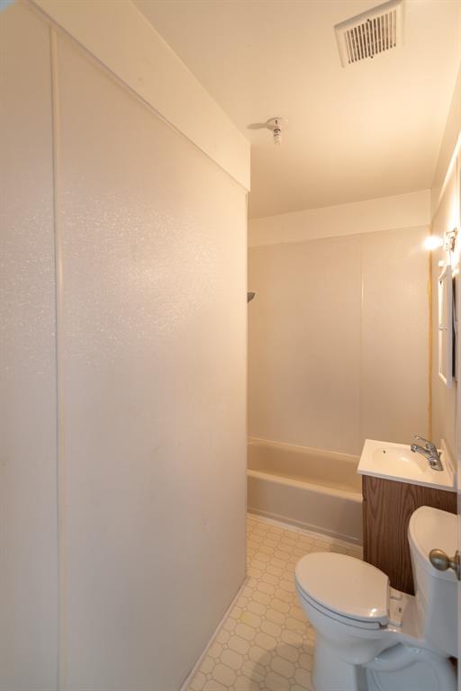 338 1 Cortlandt Street, Houston, Texas 77007, 1 Bedroom Bedrooms, ,1 BathroomBathrooms,Multi-family,For Sale,Cortlandt,88342602