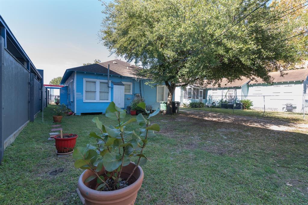 338 1 Cortlandt Street, Houston, Texas 77007, 1 Bedroom Bedrooms, ,1 BathroomBathrooms,Multi-family,For Sale,Cortlandt,88342602