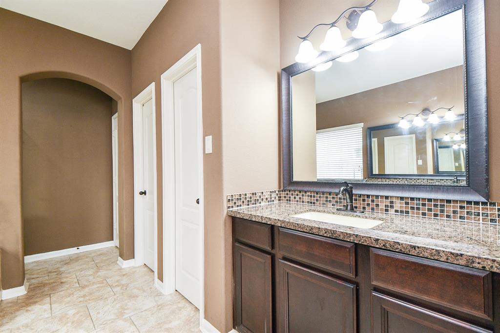 13102 2 Spear Trail Court, Rosharon, Texas 77583, 4 Bedrooms Bedrooms, 4 Rooms Rooms,2 BathroomsBathrooms,Single-family,For Sale,Spear Trail,58306853