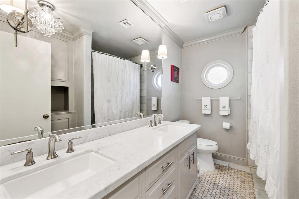 7803 1 Ella Lee Lane, Houston, Texas 77063, 3 Bedrooms Bedrooms, 10 Rooms Rooms,2 BathroomsBathrooms,Single-family,For Sale,Ella Lee,64102155