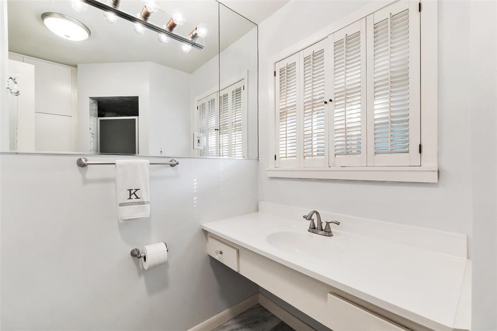 7803 1 Ella Lee Lane, Houston, Texas 77063, 3 Bedrooms Bedrooms, 10 Rooms Rooms,2 BathroomsBathrooms,Single-family,For Sale,Ella Lee,64102155