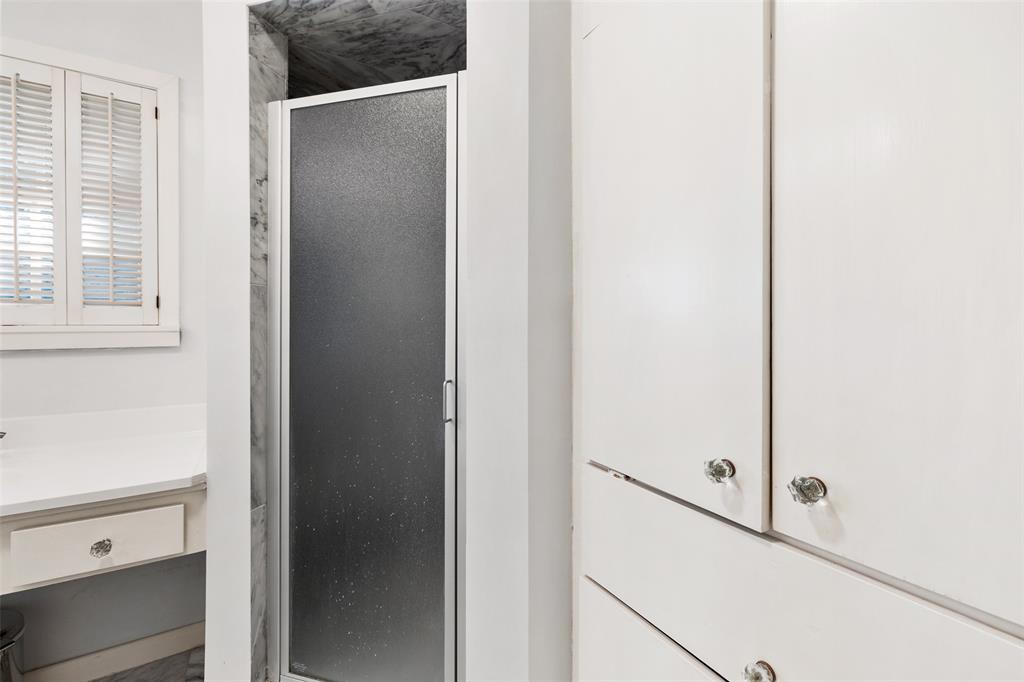 7803 1 Ella Lee Lane, Houston, Texas 77063, 3 Bedrooms Bedrooms, 10 Rooms Rooms,2 BathroomsBathrooms,Single-family,For Sale,Ella Lee,64102155