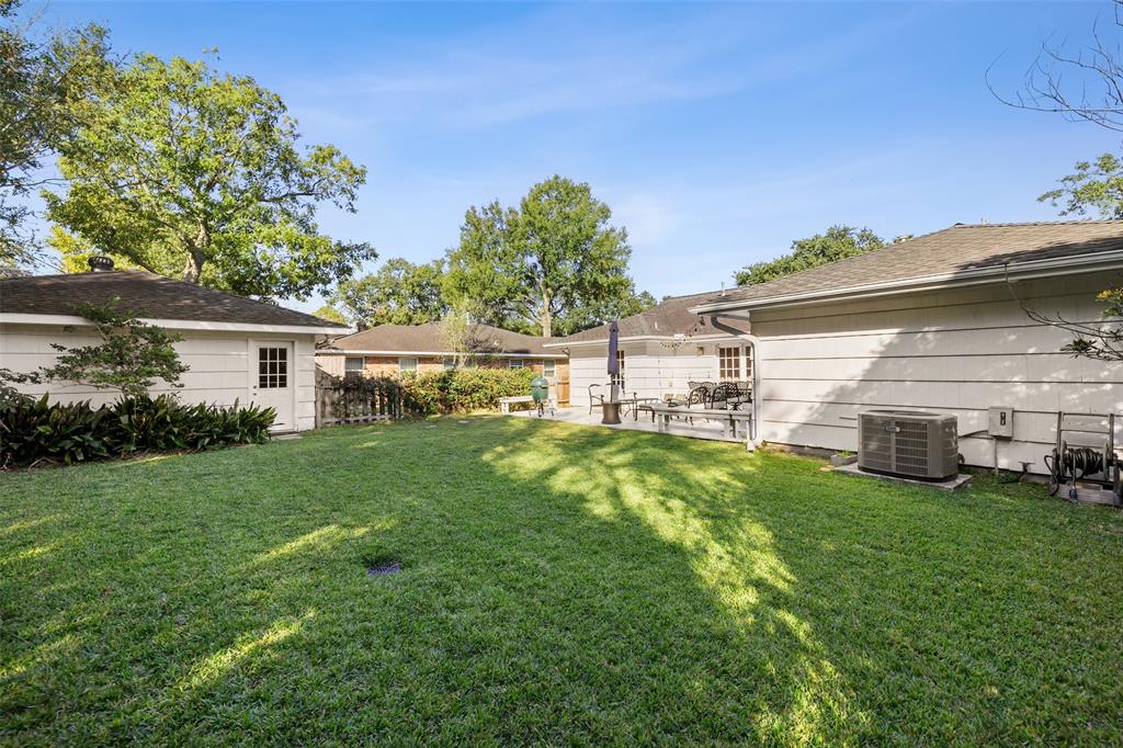 7803 1 Ella Lee Lane, Houston, Texas 77063, 3 Bedrooms Bedrooms, 10 Rooms Rooms,2 BathroomsBathrooms,Single-family,For Sale,Ella Lee,64102155