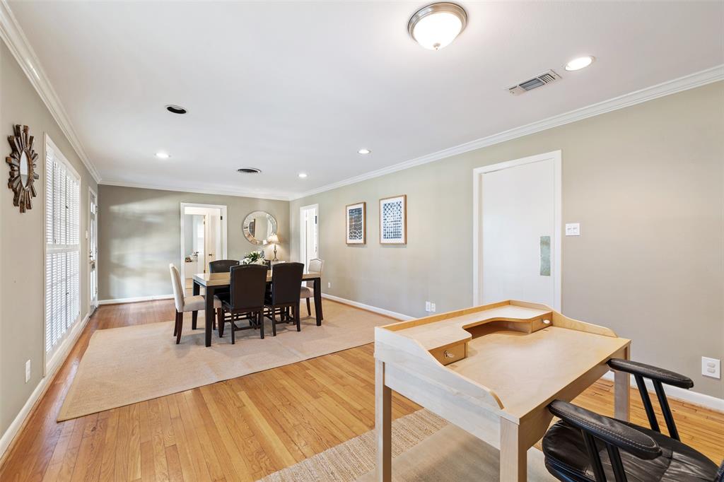 7803 1 Ella Lee Lane, Houston, Texas 77063, 3 Bedrooms Bedrooms, 10 Rooms Rooms,2 BathroomsBathrooms,Single-family,For Sale,Ella Lee,64102155