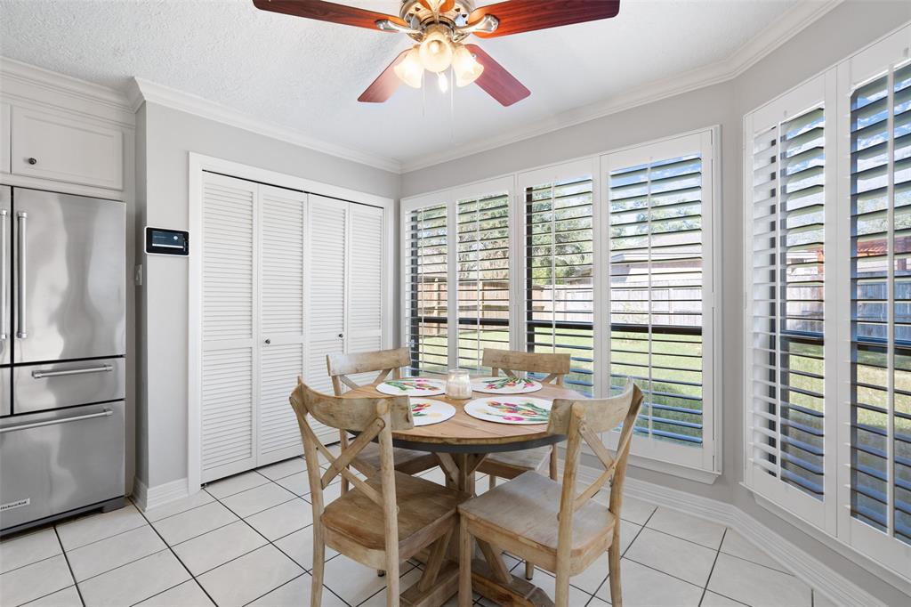 3608 2 La Reforma Boulevard, Baytown, Texas 77521, 3 Bedrooms Bedrooms, 8 Rooms Rooms,2 BathroomsBathrooms,Single-family,For Sale,La Reforma,81141242