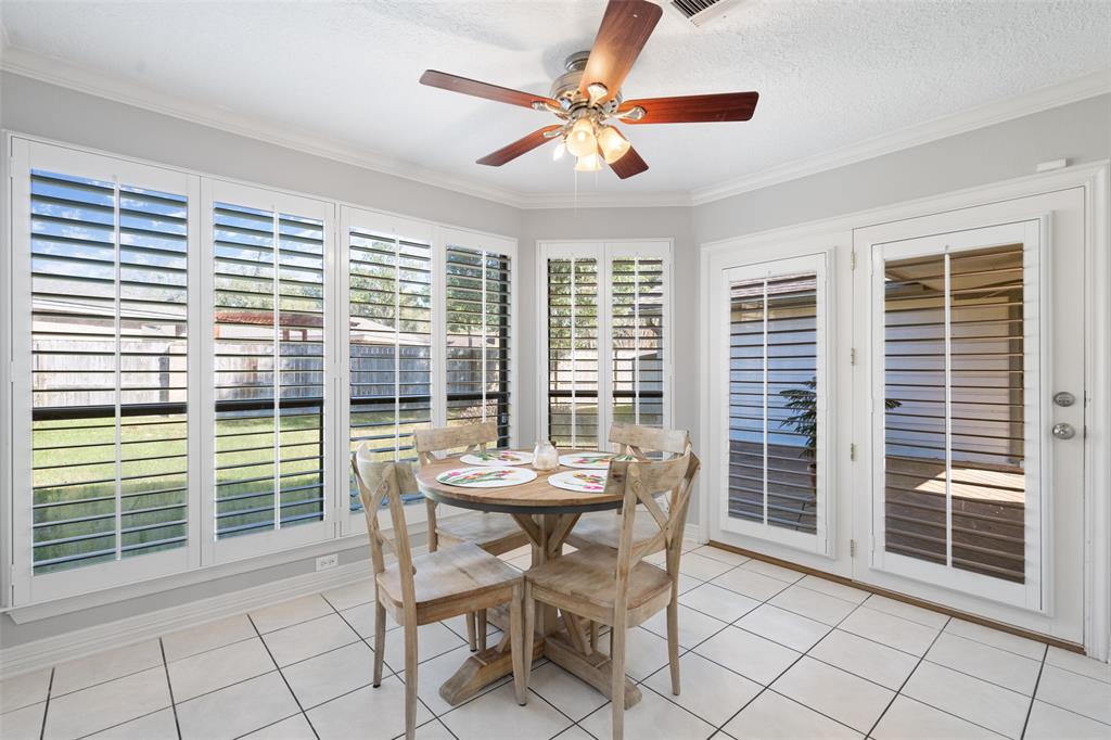 3608 2 La Reforma Boulevard, Baytown, Texas 77521, 3 Bedrooms Bedrooms, 8 Rooms Rooms,2 BathroomsBathrooms,Single-family,For Sale,La Reforma,81141242