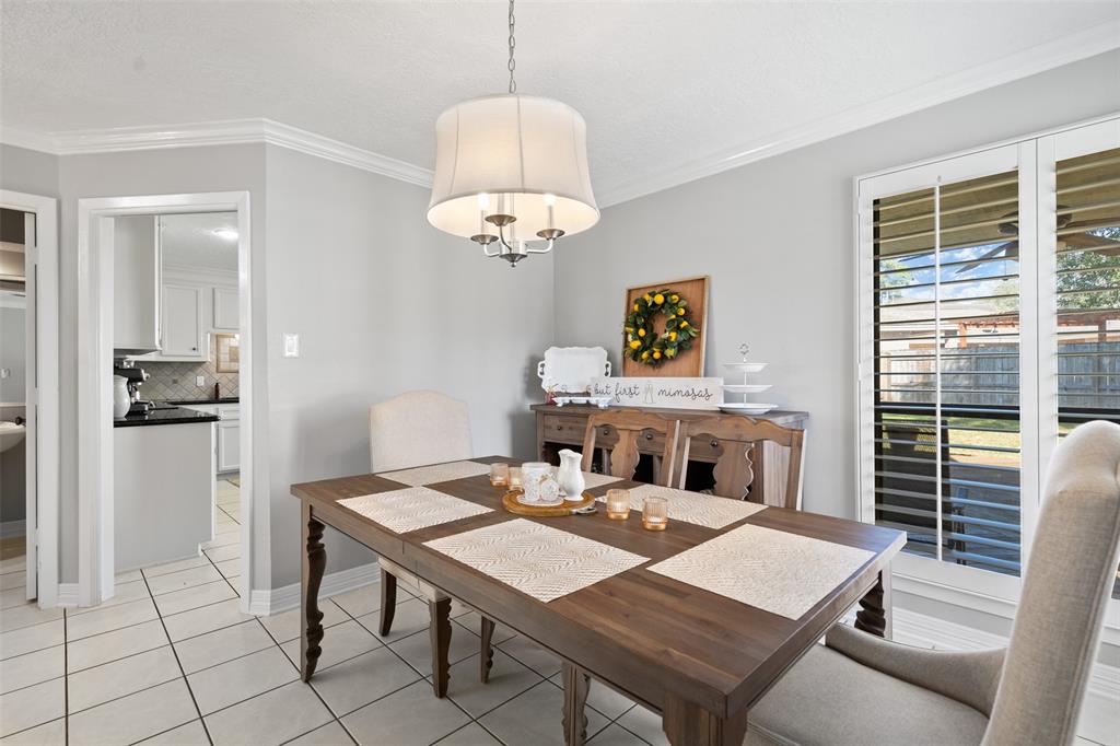 3608 2 La Reforma Boulevard, Baytown, Texas 77521, 3 Bedrooms Bedrooms, 8 Rooms Rooms,2 BathroomsBathrooms,Single-family,For Sale,La Reforma,81141242