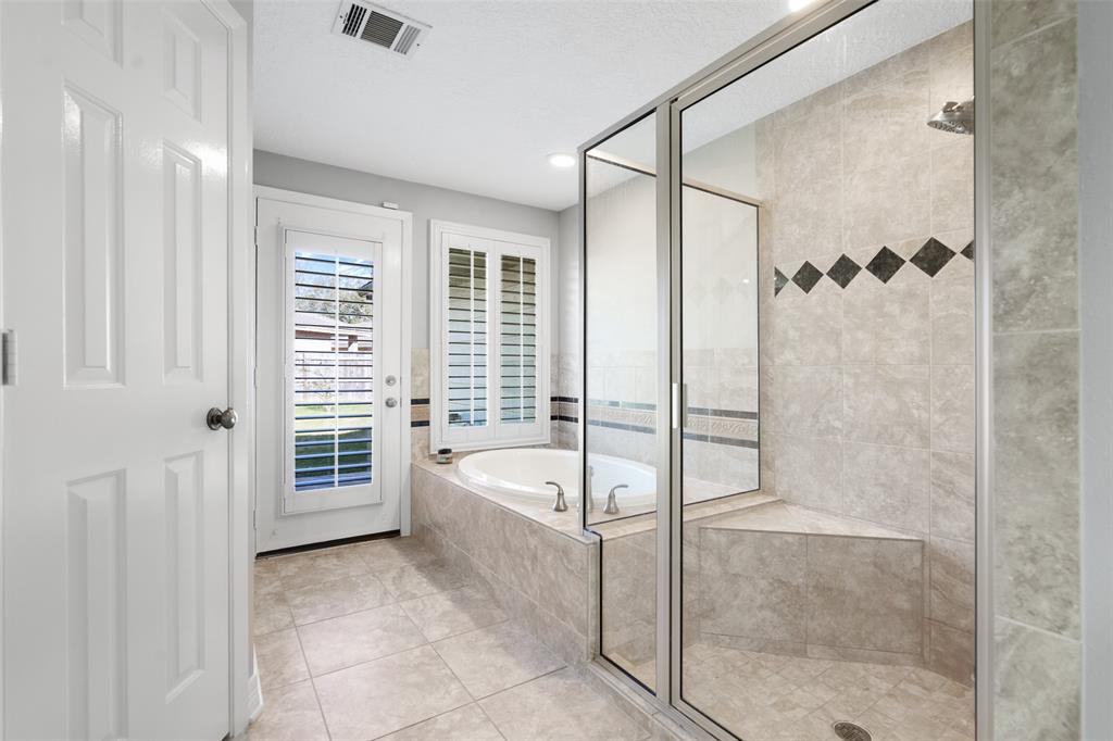 3608 2 La Reforma Boulevard, Baytown, Texas 77521, 3 Bedrooms Bedrooms, 8 Rooms Rooms,2 BathroomsBathrooms,Single-family,For Sale,La Reforma,81141242