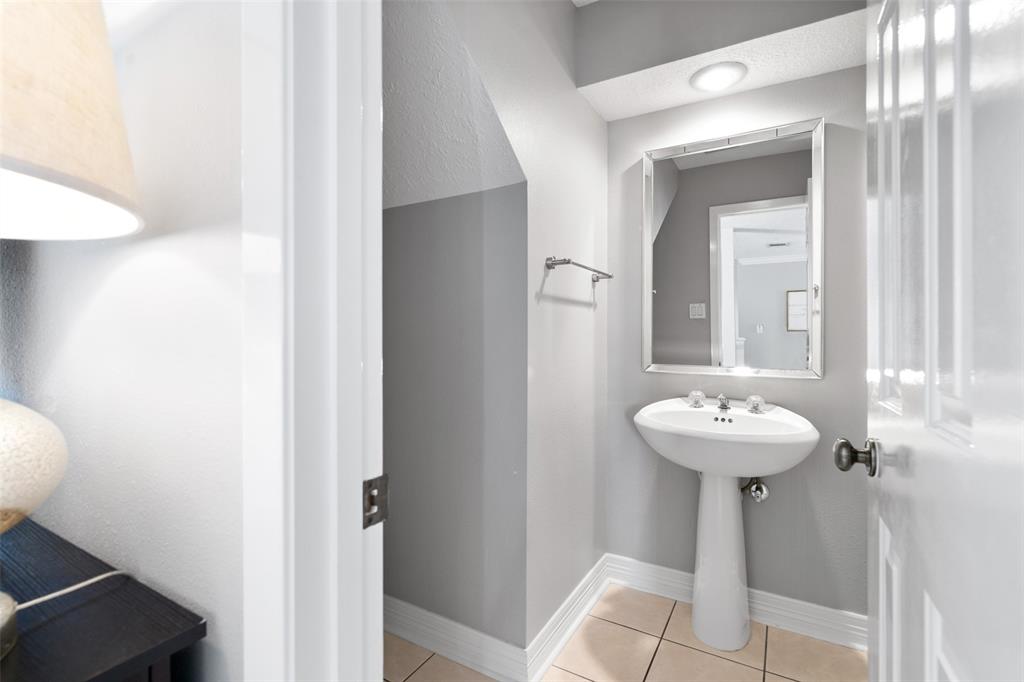 3608 2 La Reforma Boulevard, Baytown, Texas 77521, 3 Bedrooms Bedrooms, 8 Rooms Rooms,2 BathroomsBathrooms,Single-family,For Sale,La Reforma,81141242