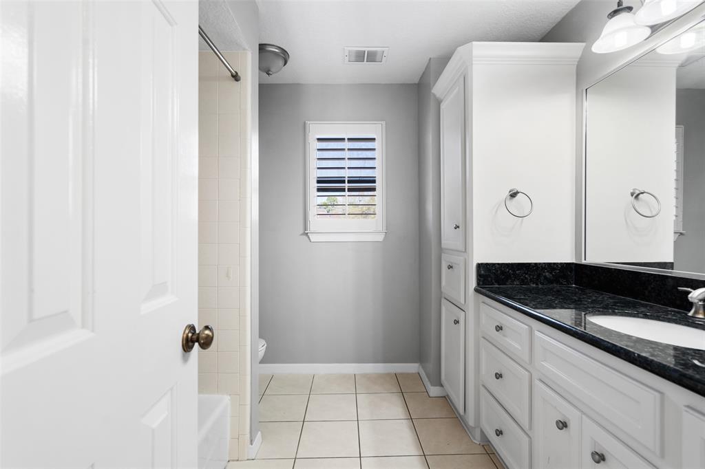 3608 2 La Reforma Boulevard, Baytown, Texas 77521, 3 Bedrooms Bedrooms, 8 Rooms Rooms,2 BathroomsBathrooms,Single-family,For Sale,La Reforma,81141242