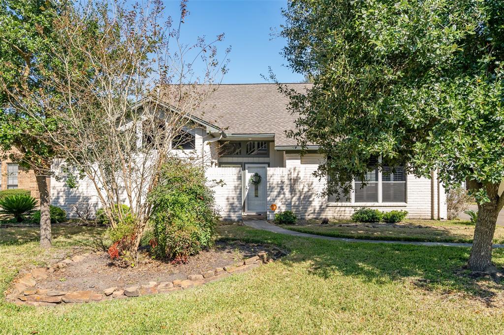 3608 2 La Reforma Boulevard, Baytown, Texas 77521, 3 Bedrooms Bedrooms, 8 Rooms Rooms,2 BathroomsBathrooms,Single-family,For Sale,La Reforma,81141242