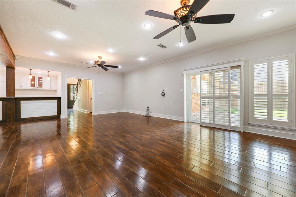 910 2 Daria Drive, Houston, Texas 77079, 4 Bedrooms Bedrooms, 5 Rooms Rooms,3 BathroomsBathrooms,Single-family,For Sale,Daria,72312605