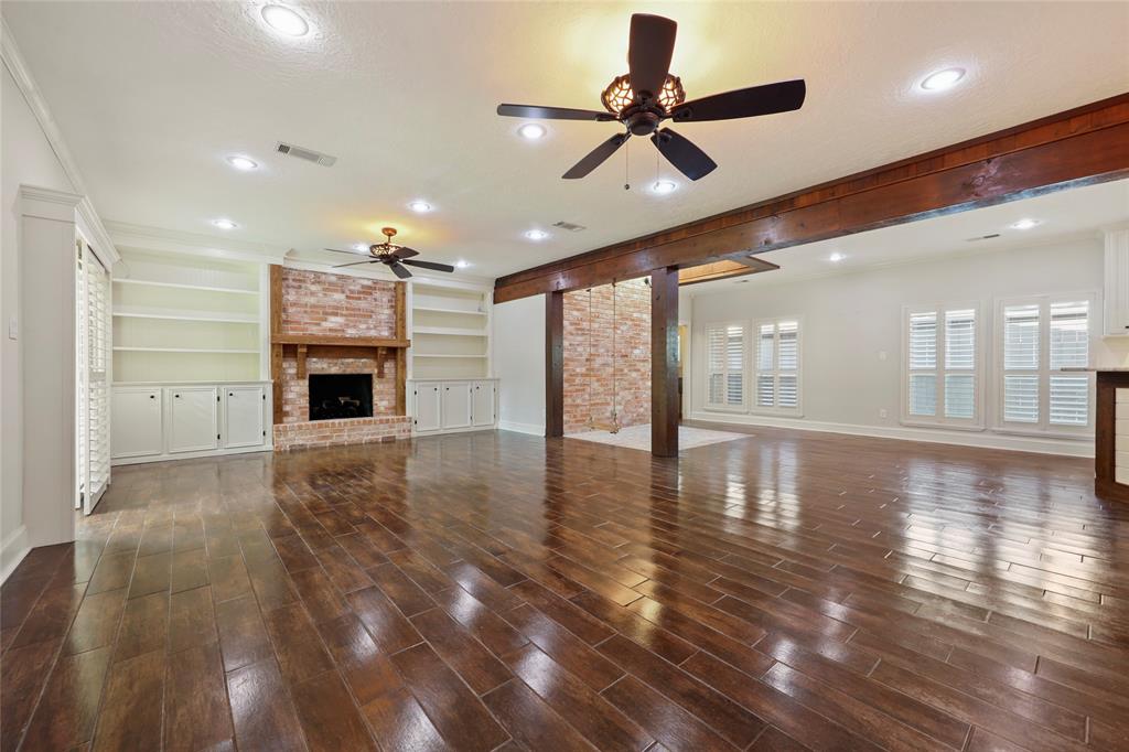 910 2 Daria Drive, Houston, Texas 77079, 4 Bedrooms Bedrooms, 5 Rooms Rooms,3 BathroomsBathrooms,Single-family,For Sale,Daria,72312605