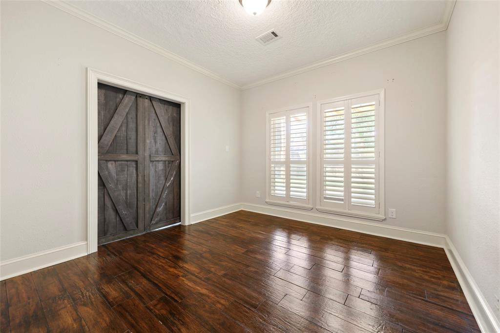 910 2 Daria Drive, Houston, Texas 77079, 4 Bedrooms Bedrooms, 5 Rooms Rooms,3 BathroomsBathrooms,Single-family,For Sale,Daria,72312605