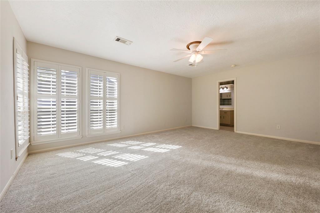 910 2 Daria Drive, Houston, Texas 77079, 4 Bedrooms Bedrooms, 5 Rooms Rooms,3 BathroomsBathrooms,Single-family,For Sale,Daria,72312605