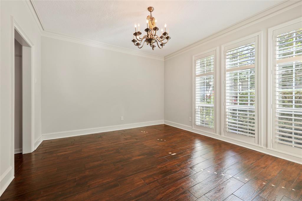 910 2 Daria Drive, Houston, Texas 77079, 4 Bedrooms Bedrooms, 5 Rooms Rooms,3 BathroomsBathrooms,Single-family,For Sale,Daria,72312605