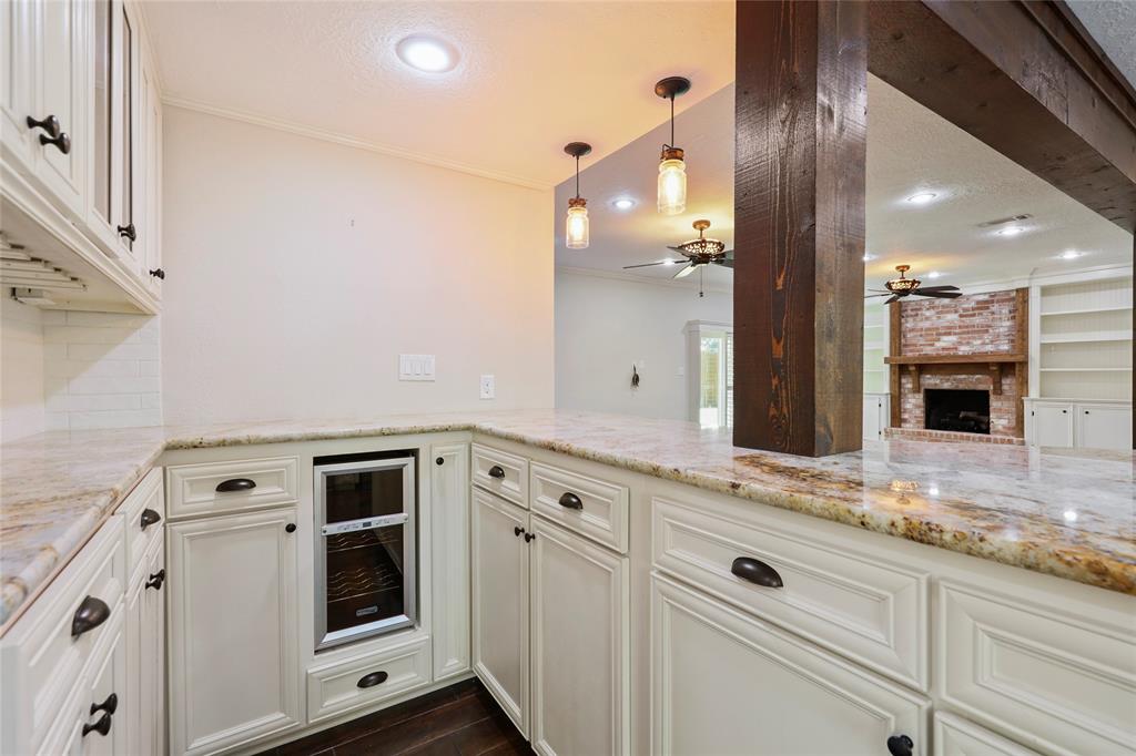 910 2 Daria Drive, Houston, Texas 77079, 4 Bedrooms Bedrooms, 5 Rooms Rooms,3 BathroomsBathrooms,Single-family,For Sale,Daria,72312605