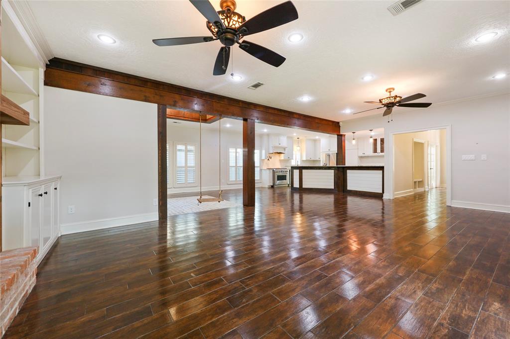 910 2 Daria Drive, Houston, Texas 77079, 4 Bedrooms Bedrooms, 5 Rooms Rooms,3 BathroomsBathrooms,Single-family,For Sale,Daria,72312605