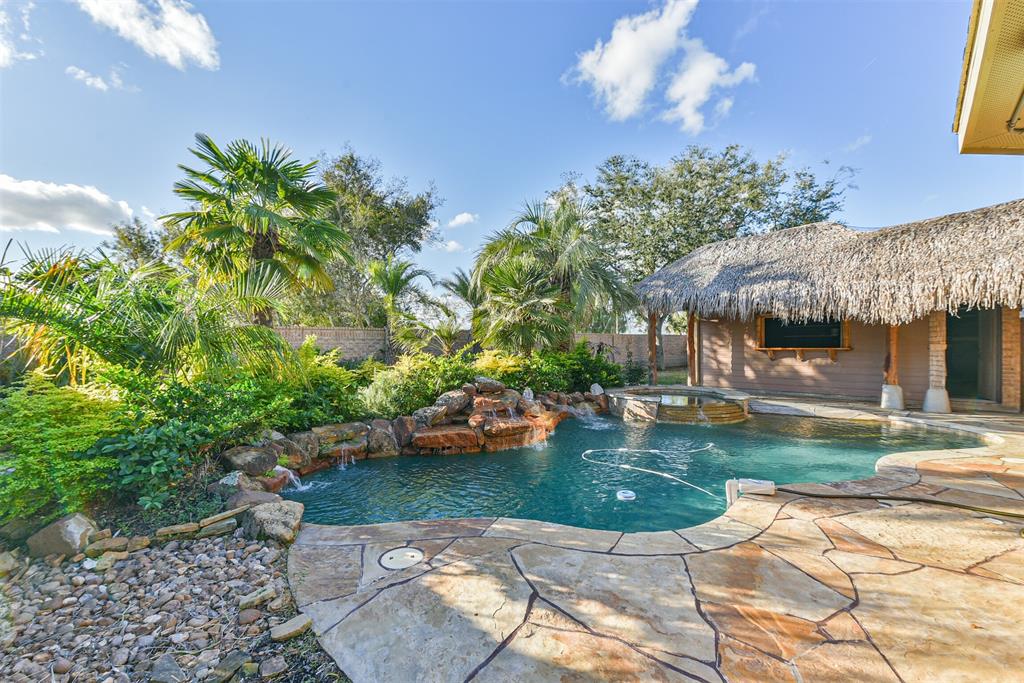 2115 2 Belcara View, League City, Texas 77573, 4 Bedrooms Bedrooms, 11 Rooms Rooms,3 BathroomsBathrooms,Single-family,For Sale,Belcara,68116368