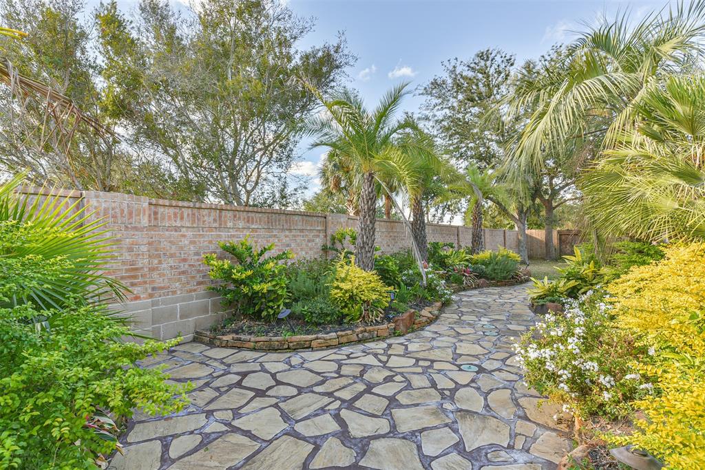 2115 2 Belcara View, League City, Texas 77573, 4 Bedrooms Bedrooms, 11 Rooms Rooms,3 BathroomsBathrooms,Single-family,For Sale,Belcara,68116368