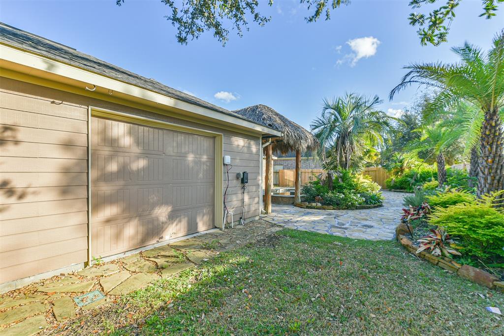 2115 2 Belcara View, League City, Texas 77573, 4 Bedrooms Bedrooms, 11 Rooms Rooms,3 BathroomsBathrooms,Single-family,For Sale,Belcara,68116368